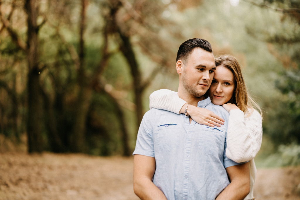 Plenerowa sesja narzeczeńska na łonie natury