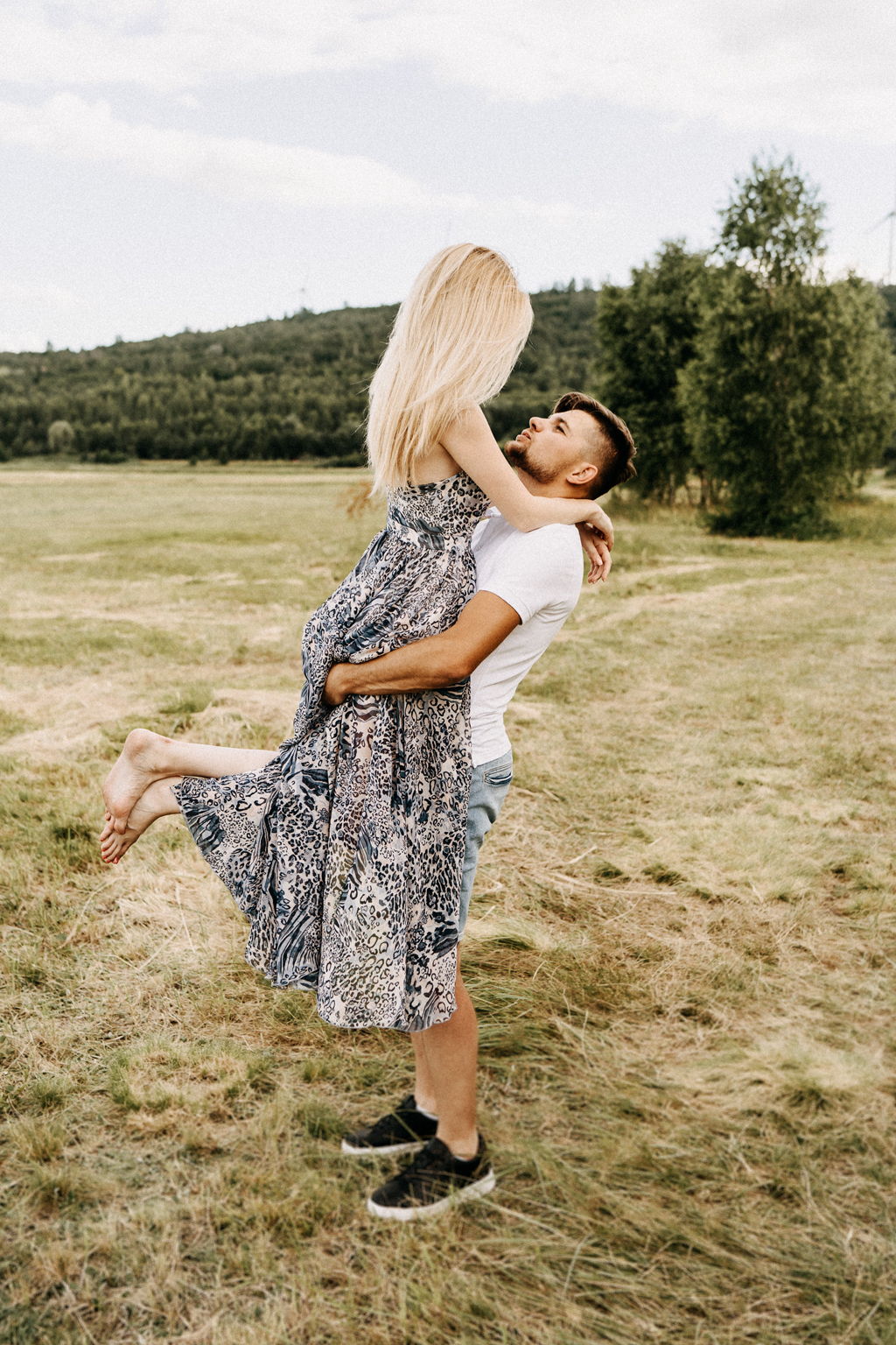 Zdjęciowa sesja narzeczeńska Góra Kamieńsk