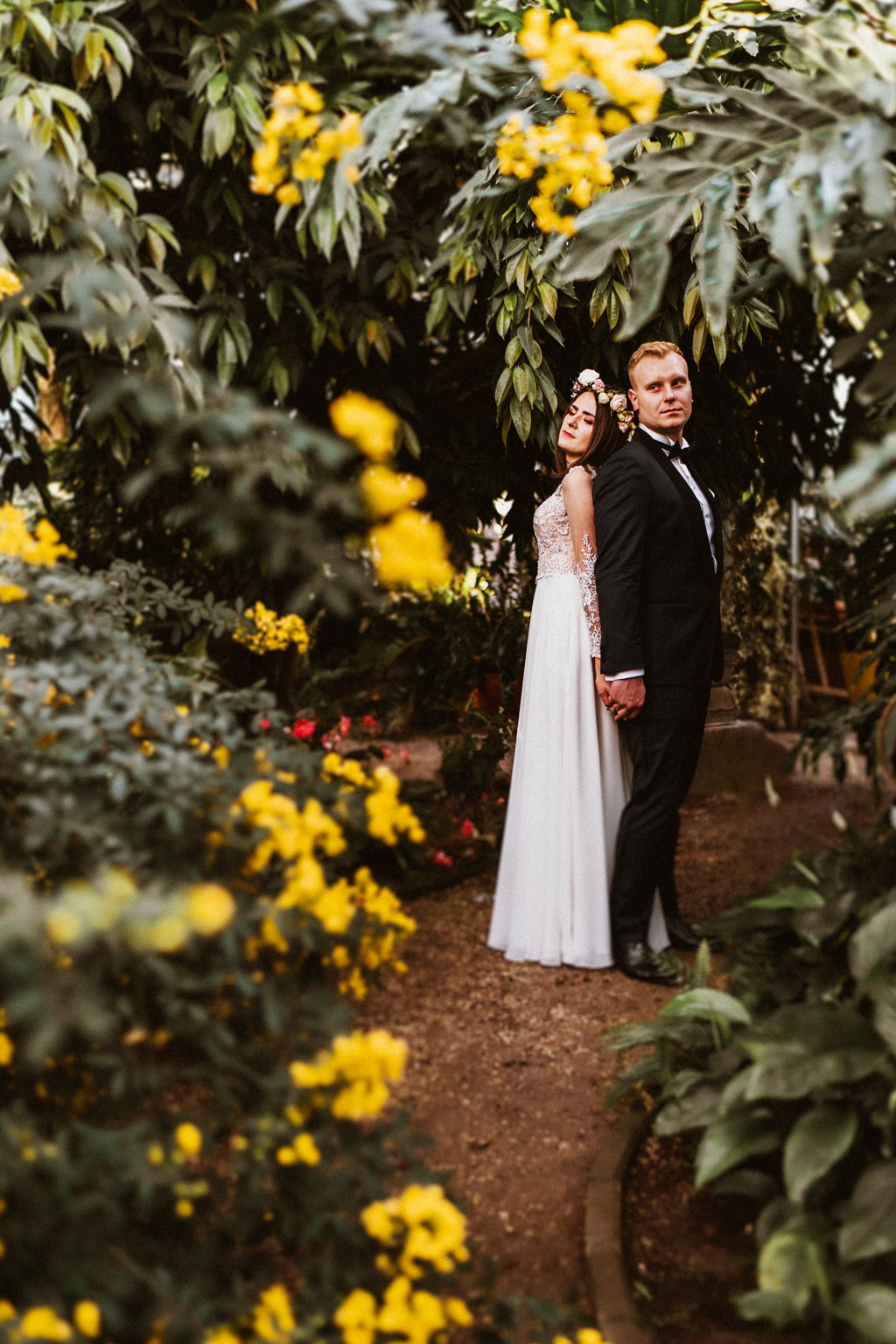 Plenerowa sesja ślubna w Ogrodzie Botanicznym Powsin