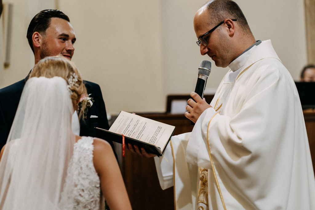 Ceremonia Ślubu w Lutomiersku | Reportaż zdjęciowy