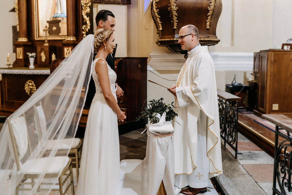 Ceremonia Ślubu w Lutomiersku | Reportaż zdjęciowy