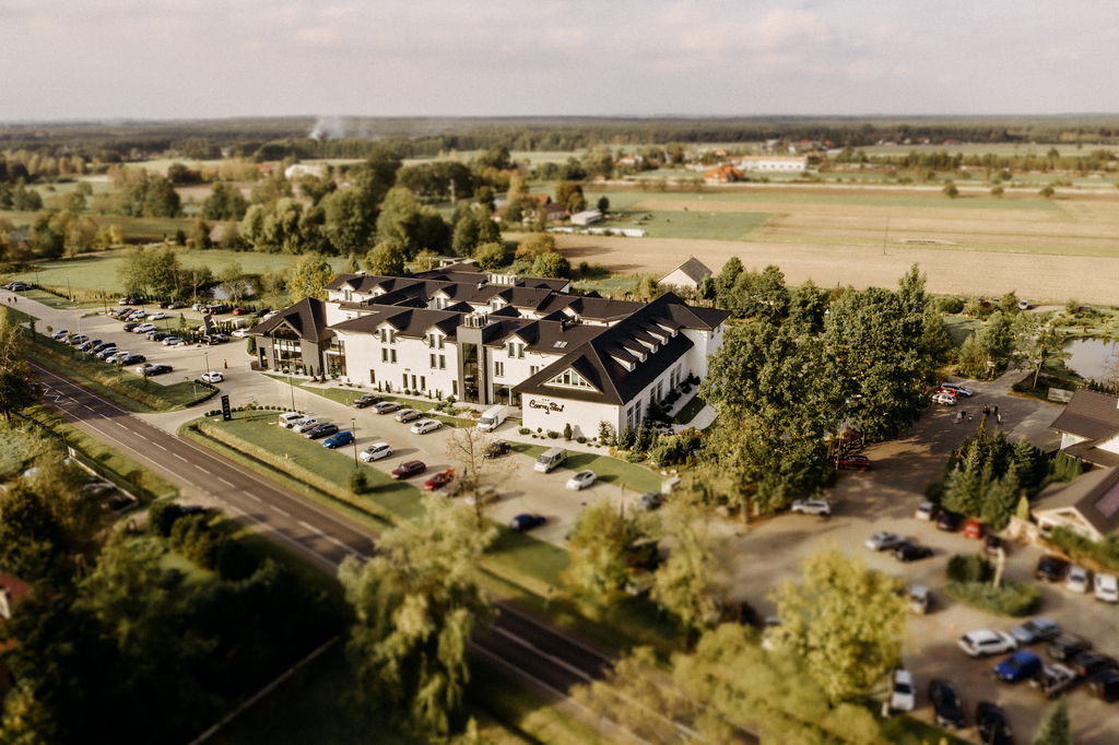 Czarny Staw z Drona | Ślub i wesele