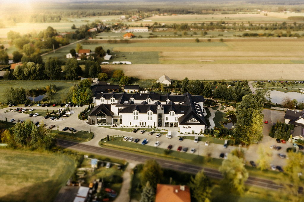 Czarny Staw z Drona | Ślub i wesele