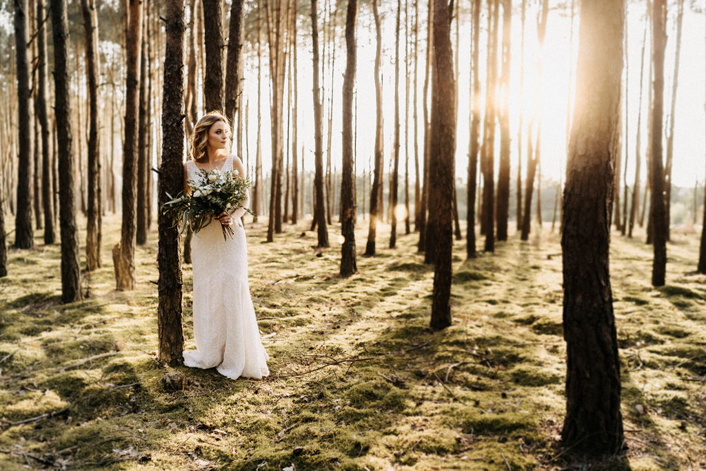 fotograf ślubny łodź sesja ślubna w lesie i nad wodą
