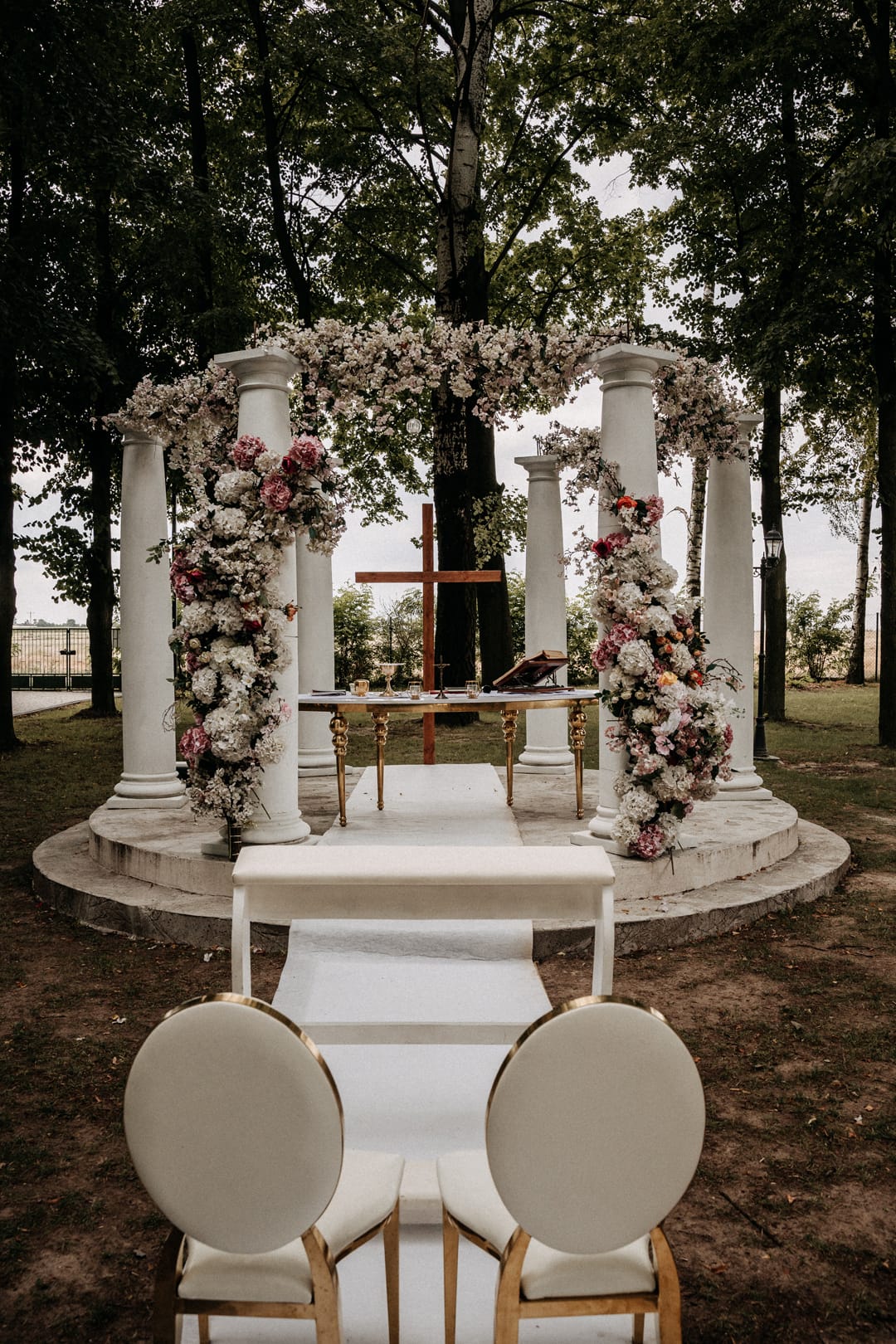 Ślub kościelny w plenerze Lipowy Dwór