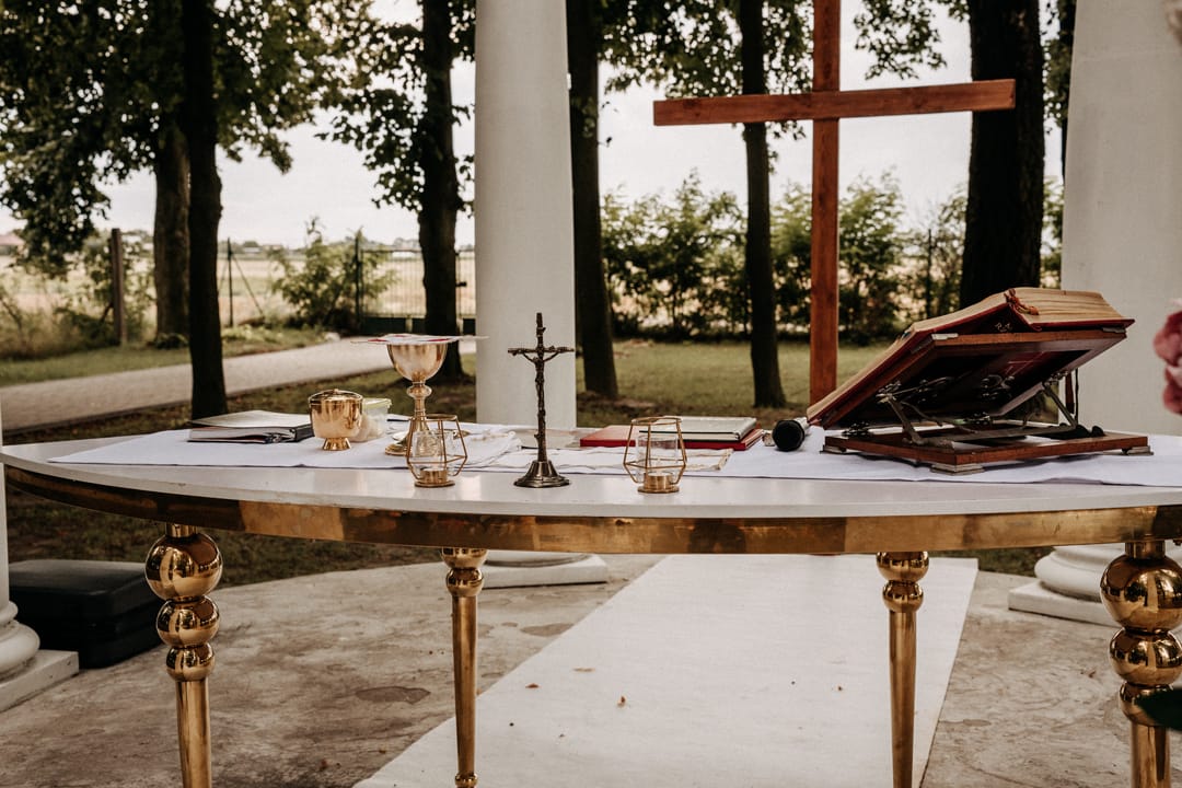 Ślub kościelny w plenerze Lipowy Dwór