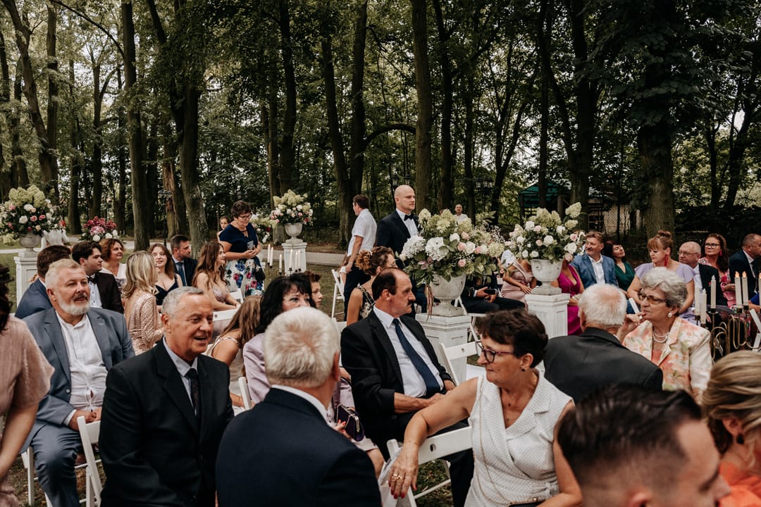 Ślub kościelny w plenerze Lipowy Dwór