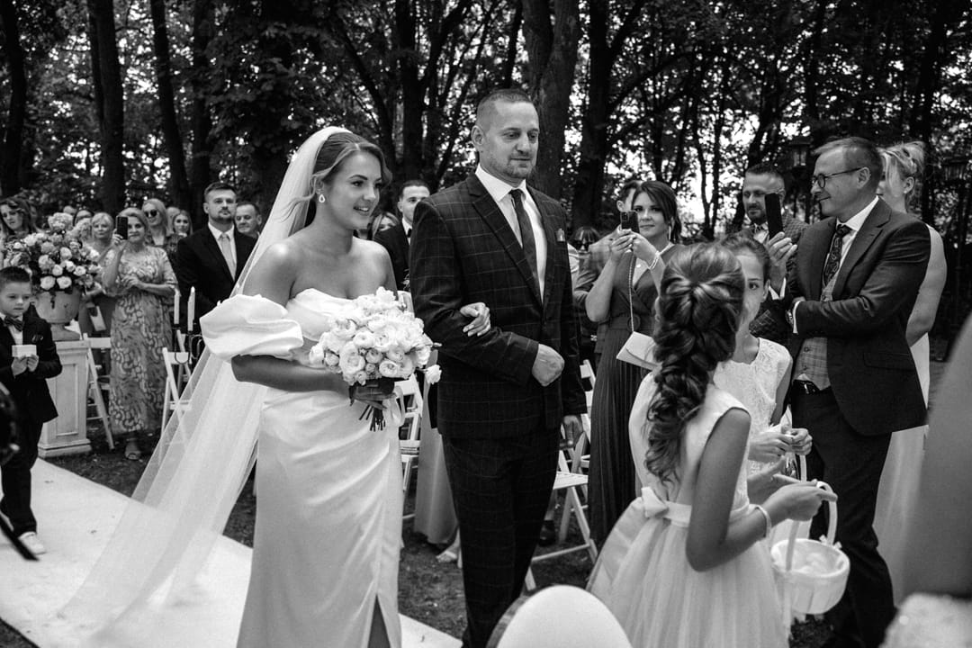 Ślub kościelny w plenerze Lipowy Dwór