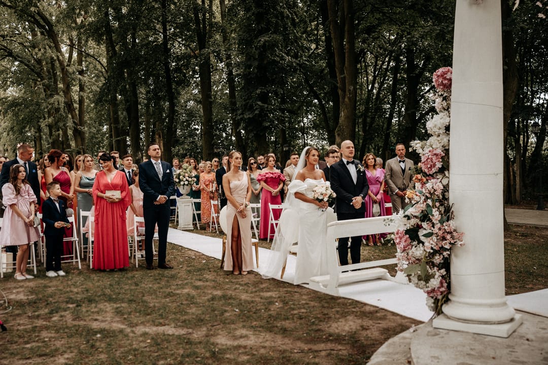 Ślub kościelny w plenerze Lipowy Dwór