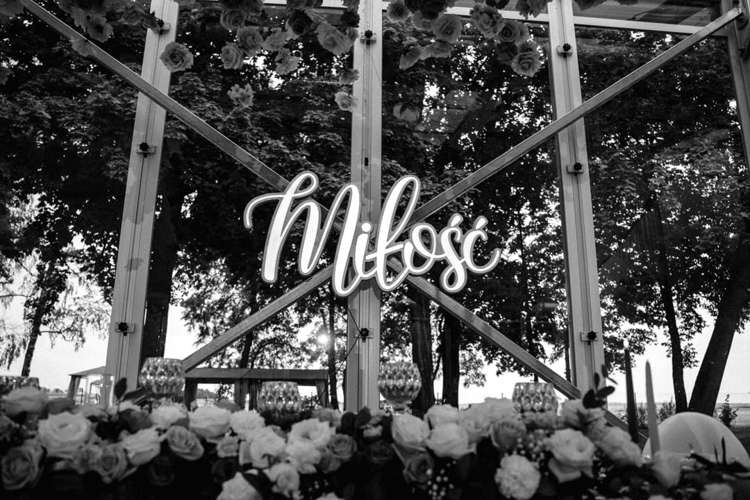 Ślub kościelny w plenerze Lipowy Dworze